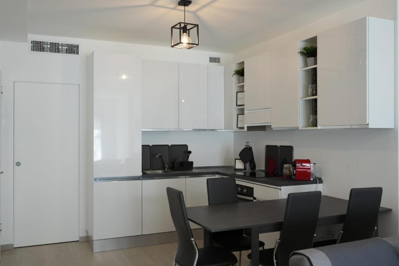 בארי Homega - City Center New Apartment מראה חיצוני תמונה