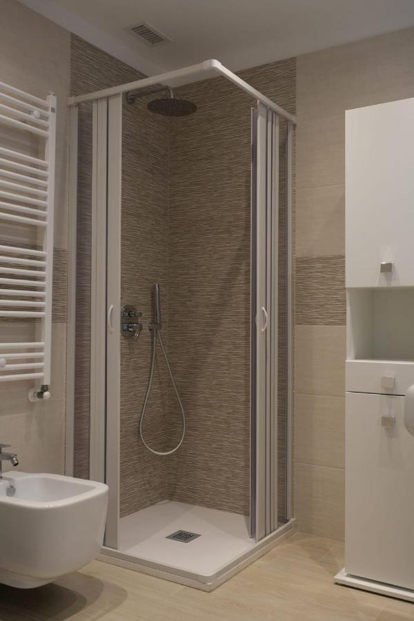 בארי Homega - City Center New Apartment מראה חיצוני תמונה
