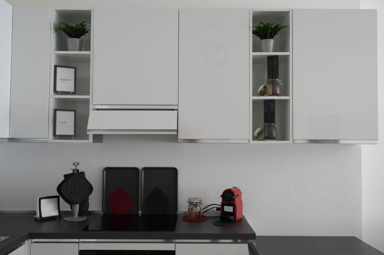 בארי Homega - City Center New Apartment מראה חיצוני תמונה